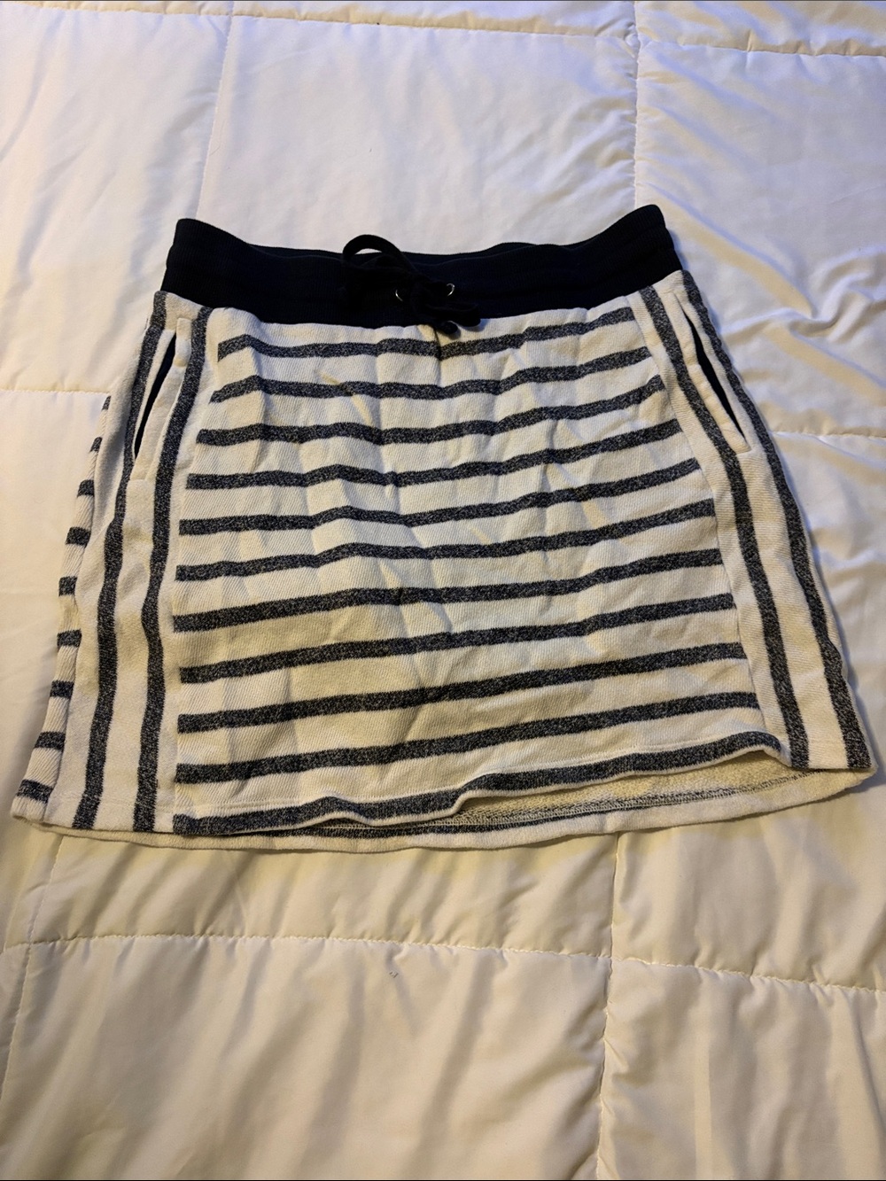 Jones New York size M striped skirt